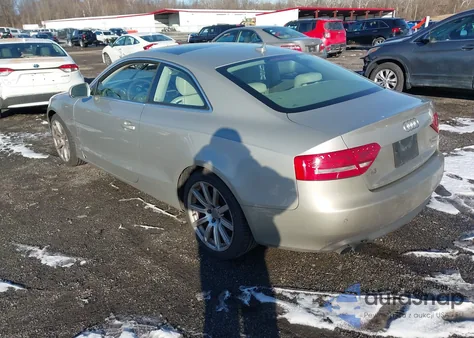 2011 Audi A5 2.0T Premium z USA, uszkodzony, nr VIN WAUVFAFR4BA038275